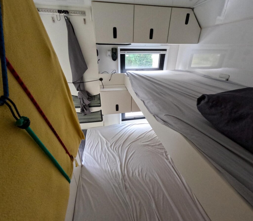 Steyr 12S21 4x4 DoKa - Unser Weltreisemobil für 4-6 Personen sucht neue Reisegefährten 20 Schlafzimmer